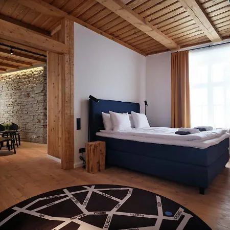 Lj5 - Old Town With Exclusive Shared Roof Terrace *