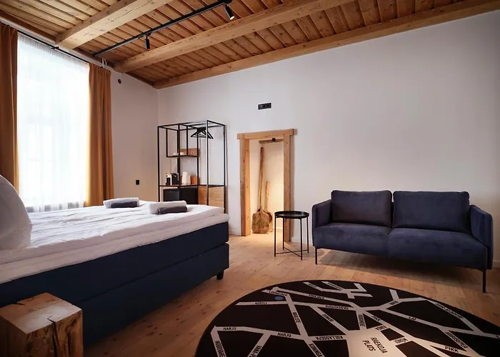 Apartment Lj5 - Old Town With Exclusive Shared Roof Terrace *